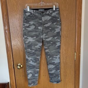 WIT & WISDOM Camo Jeans Size 6